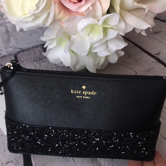 kate spade Handbags - Kate spade little Shiloh makeup bag NWT